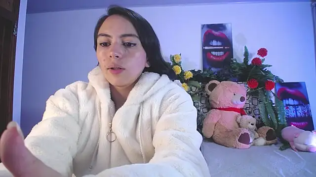 lika little0 online show from March 27, 2026, 11:49 pm