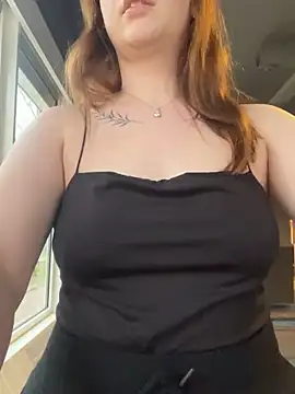 Snapshot of Lika__Sweeet chatting on February 19, 2026, 3:42 pm Lika Sweeet online show from February 19, 2026, 3:42 pm