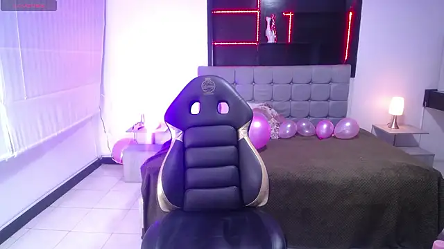 Perla lovely  online show from February 15, 2026, 12:26 pm