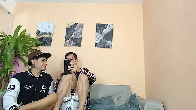 Snapshot of DesiresOfOlympus_ chatting on February 17, 2026, 9:56 pm DesiresOfOlympus online show from February 17, 2026, 9:56 pm