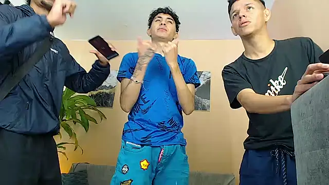 Snapshot of DesiresOfOlympus_ chatting on February 7, 2026, 10:40 pm DesiresOfOlympus online show from February 7, 2026, 10:40 pm