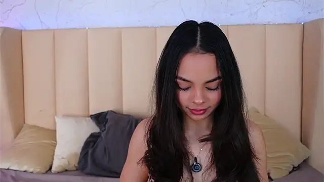 BambiRoses online show from March 4, 2026, 4:31 am