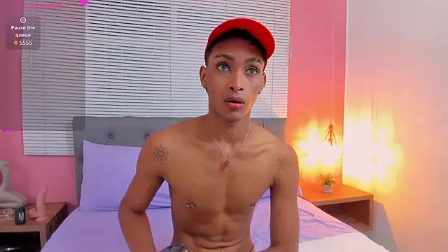 Snapshot of drako18_ chatting on February 24, 2026, 3:29 am drako18 online show from February 24, 2026, 3:29 am