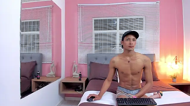 Snapshot of drako18_ chatting on February 7, 2026, 2:30 am drako18 online show from February 7, 2026, 2:30 am