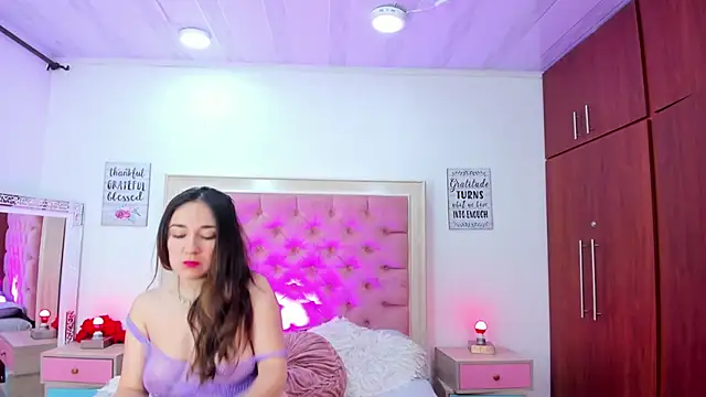 AmbarClarck online show from March 6, 2026, 11:05 am