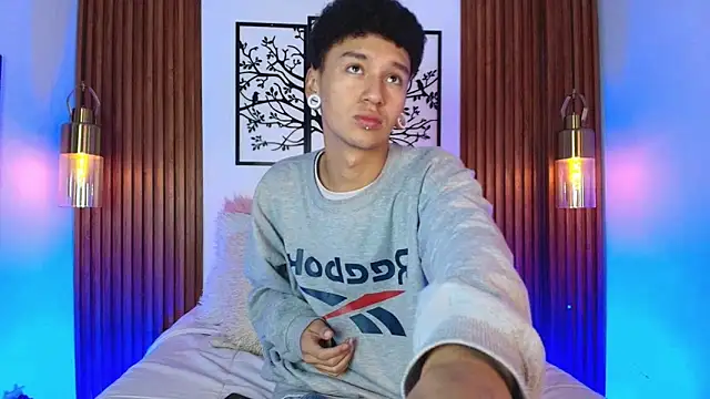 Snapshot of David_Banks_ chatting on February 12, 2026, 12:38 pm David Banks online show from February 12, 2026, 12:38 pm