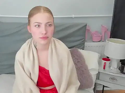 KattyXLovely online show from February 9, 2026, 3:32 pm