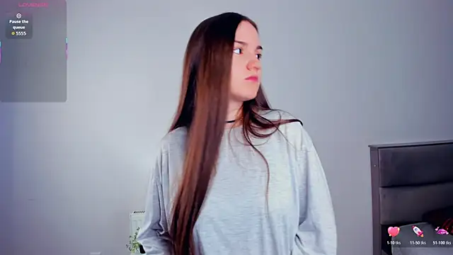 CrissyKales online show from April 3, 2026, 5:52 pm