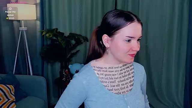 CrissyKales online show from April 13, 2026, 7:51 pm