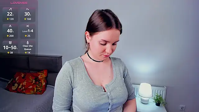 CrissyKales online show from April 7, 2026, 6:10 pm