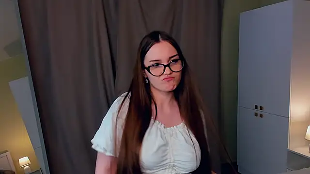 Snapshot of CrissyKales chatting on February 5, 2026, 5:09 pm CrissyKales online show from February 5, 2026, 5:09 pm