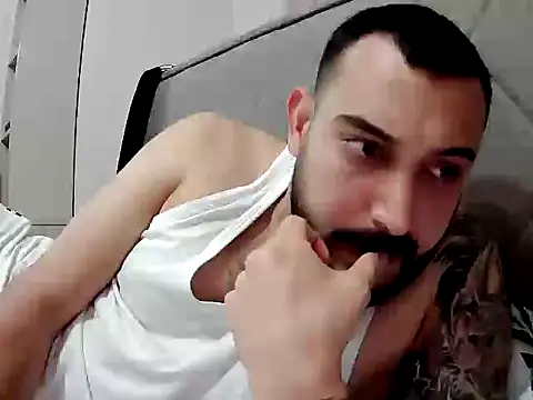 Snapshot of hakanbey33 chatting on February 18, 2026, 6:15 pm hakanbey33 online show from February 18, 2026, 6:15 pm