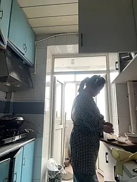 Youyou 12 online show from April 9, 2026, 1:51 am