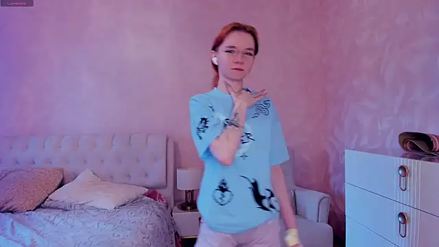 TarynPalek online show from April 8, 2026, 7:43 am