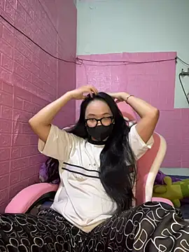 Leeeiuu online show from February 25, 2026, 2:39 pm