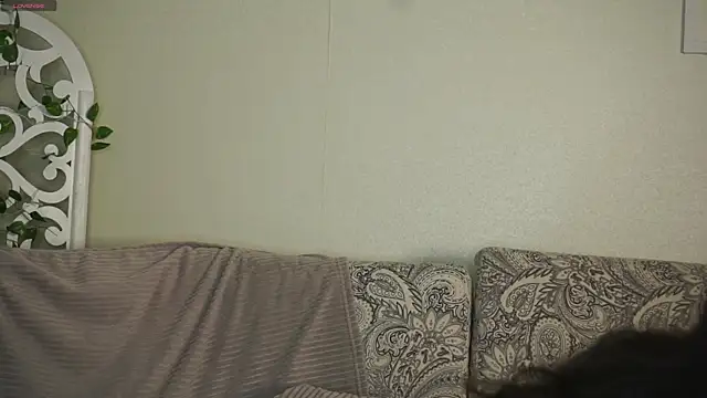 Glow hollow online show from February 15, 2026, 3:51 am