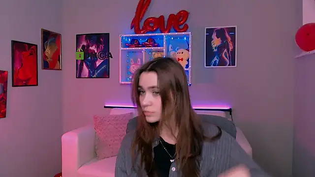 laurenmurrr online show from March 6, 2026, 10:43 am