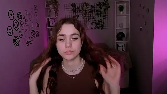 laurenmurrr online show from May 7, 2026, 11:24 am