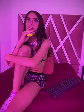 Snapshot of LIZEY_LYNCH chatting on February 24, 2026, 12:06 pm LIZEY LYNCH online show from February 24, 2026, 12:06 pm