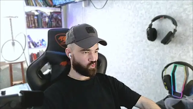 Snapshot of _Mostly_ chatting on April 15, 2026, 9:48 am Mostly online show from April 15, 2026, 9:48 am