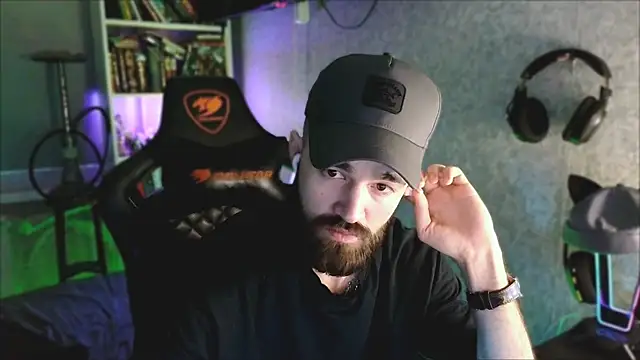 Snapshot of _Mostly_ chatting on April 15, 2026, 7:58 pm Mostly online show from April 15, 2026, 7:58 pm