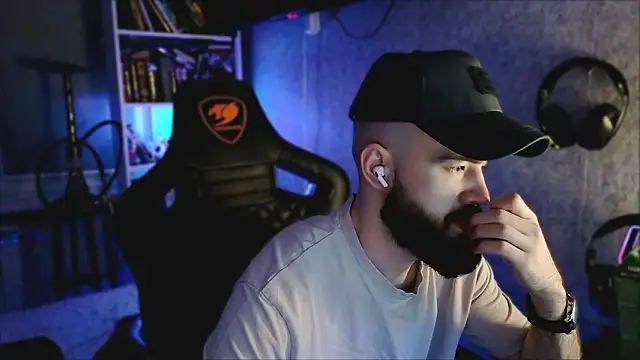 Snapshot of _Mostly_ chatting on March 11, 2026, 6:02 pm Mostly online show from March 11, 2026, 6:02 pm