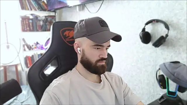 Snapshot of _Mostly_ chatting on April 10, 2026, 7:59 am Mostly online show from April 10, 2026, 7:59 am