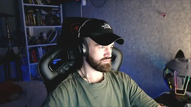 Snapshot of _Mostly_ chatting on March 28, 2026, 5:58 pm Mostly online show from March 28, 2026, 5:58 pm