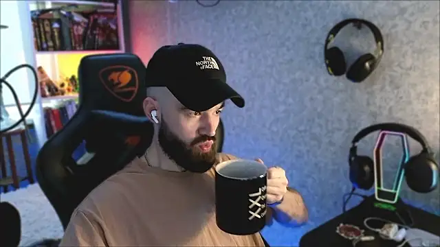 Snapshot of _Mostly_ chatting on March 7, 2026, 4:41 am Mostly online show from March 7, 2026, 4:41 am