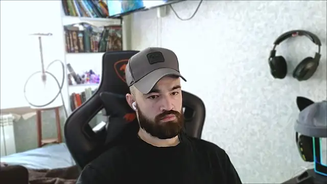 Snapshot of _Mostly_ chatting on April 16, 2026, 9:54 am Mostly online show from April 16, 2026, 9:54 am