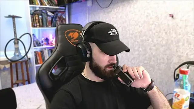 Snapshot of _Mostly_ chatting on March 13, 2026, 4:17 am Mostly online show from March 13, 2026, 4:17 am