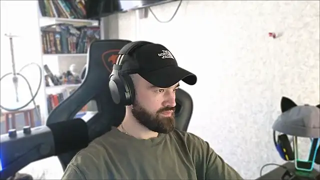 Snapshot of _Mostly_ chatting on March 27, 2026, 11:55 am Mostly online show from March 27, 2026, 11:55 am