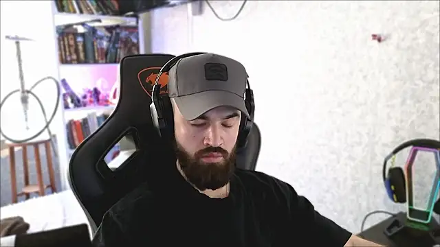 Snapshot of _Mostly_ chatting on March 14, 2026, 11:38 am Mostly online show from March 14, 2026, 11:38 am