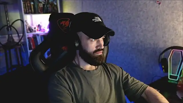 Snapshot of _Mostly_ chatting on March 19, 2026, 11:27 pm Mostly online show from March 19, 2026, 11:27 pm