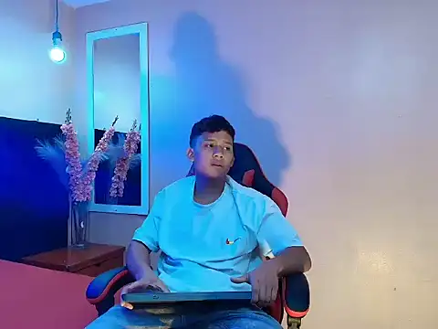 Snapshot of AlexDuMontt chatting on February 20, 2026, 3:14 am AlexDuMontt online show from February 20, 2026, 3:14 am