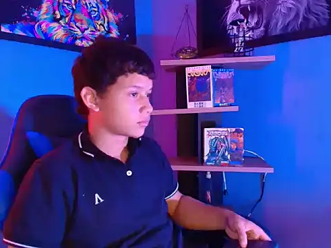 Snapshot of AlexDuMontt chatting on February 13, 2026, 3:28 am AlexDuMontt online show from February 13, 2026, 3:28 am