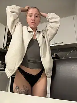 romyxxs online show from March 22, 2026, 6:31 pm