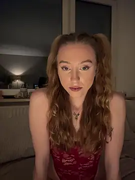 Snapshot of romyxxs chatting on February 5, 2026, 10:38 pm romyxxs online show from February 5, 2026, 10:38 pm