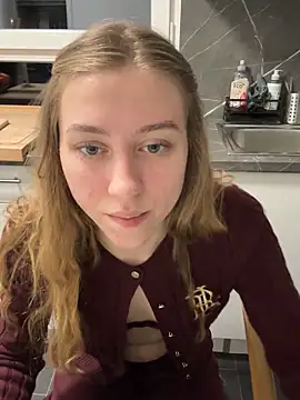 romyxxs online show from March 8, 2026, 6:55 pm