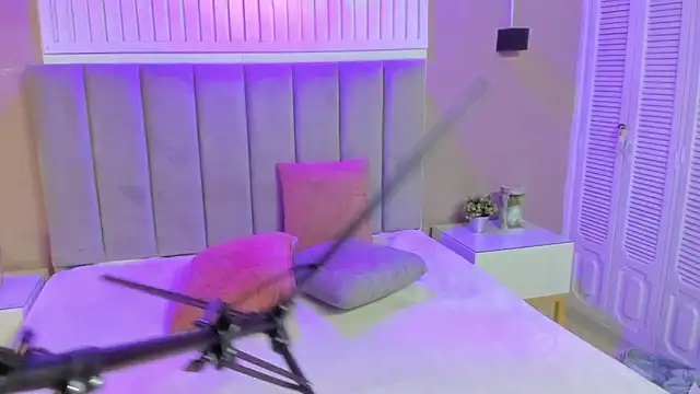 Snapshot of _Kailythompson chatting on February 4, 2026, 6:36 pm Kailythompson online show from February 4, 2026, 6:36 pm