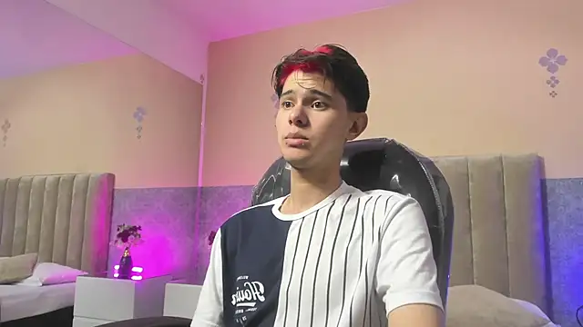 Snapshot of Derek_Sinn chatting on March 27, 2026, 7:59 pm Derek Sinn online show from March 27, 2026, 7:59 pm