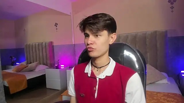 Snapshot of Derek_Sinn chatting on April 13, 2026, 7:51 pm Derek Sinn online show from April 13, 2026, 7:51 pm