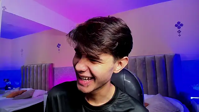 Snapshot of Derek_Sinn chatting on April 12, 2026, 1:03 pm Derek Sinn online show from April 12, 2026, 1:03 pm