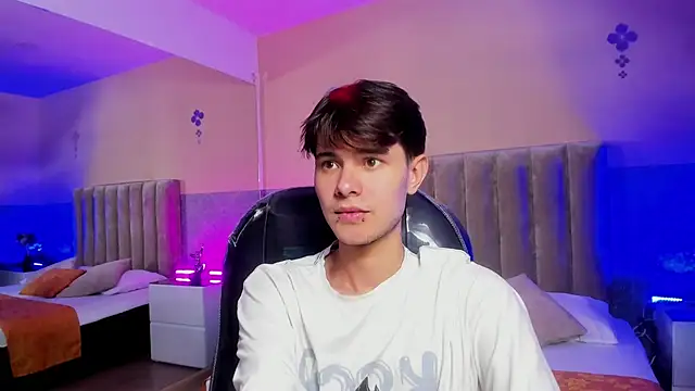 Snapshot of Derek_Sinn chatting on April 11, 2026, 8:01 pm Derek Sinn online show from April 11, 2026, 8:01 pm