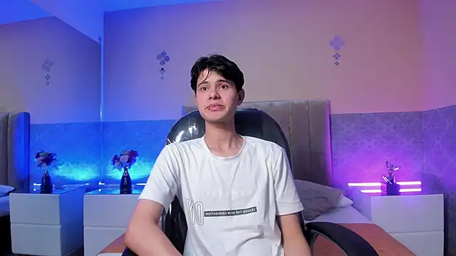 Snapshot of Derek_Sinn chatting on March 7, 2026, 8:25 pm Derek Sinn online show from March 7, 2026, 8:25 pm