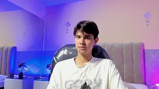 Snapshot of Derek_Sinn chatting on March 24, 2026, 12:38 pm Derek Sinn online show from March 24, 2026, 12:38 pm