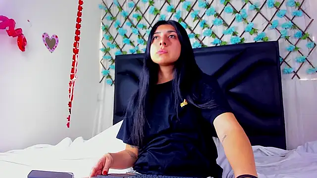 Snapshot of EmmaWilliamss4 chatting on February 22, 2026, 6:31 pm EmmaWilliamss4 online show from February 22, 2026, 6:31 pm