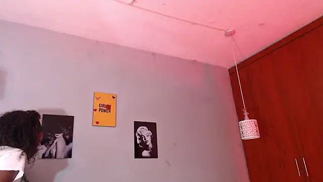 arianna rossi11 online show from March 19, 2026, 12:38 pm