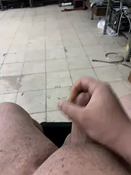 Snapshot of Can3438q chatting on February 25, 2026, 9:47 pm Can3438q online show from February 25, 2026, 9:47 pm