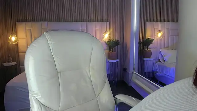 Ravenn21x online show from February 28, 2026, 11:43 am